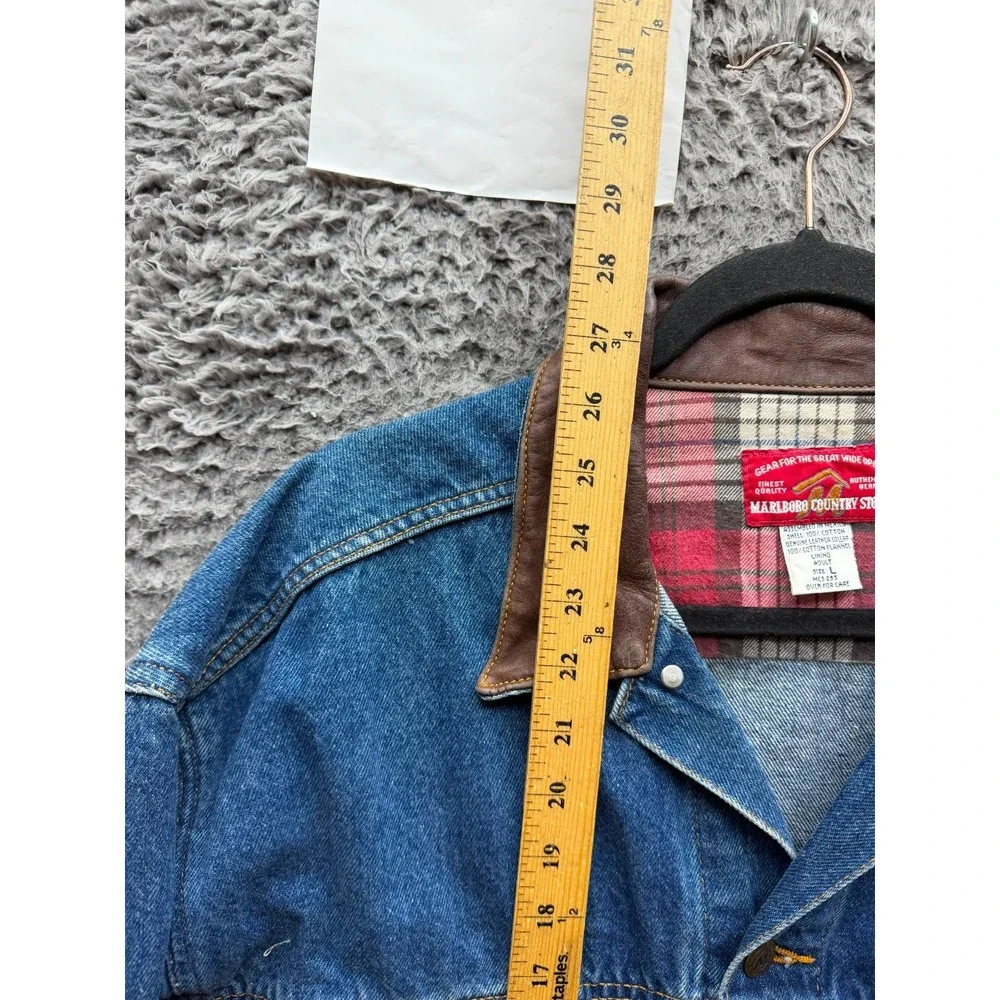 Vintage 1990s Marlboro Country Store Denim Trucker Jacket Blue Adult Size L